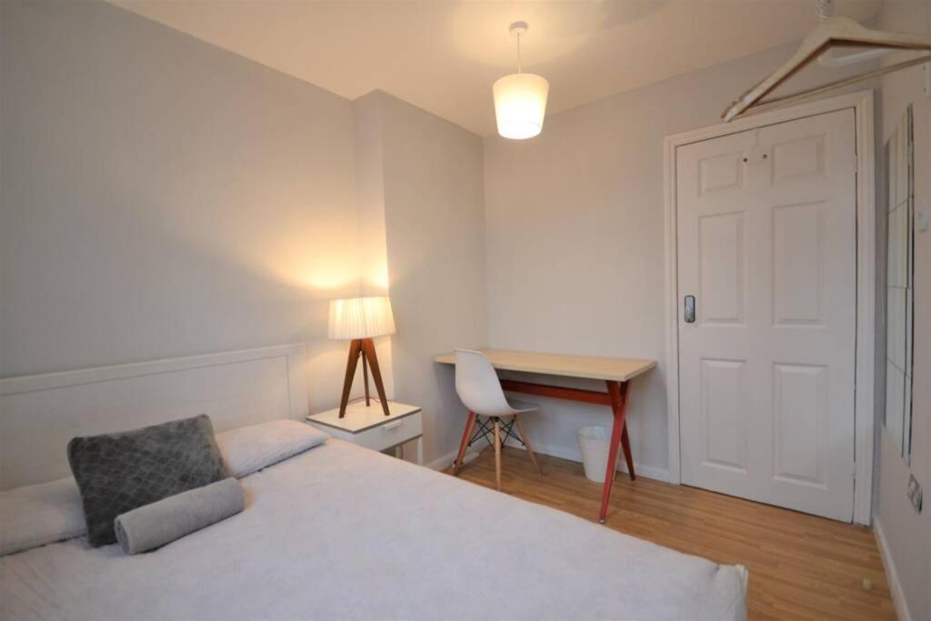 لندن Stylish Budget 4 Bedroom Flat In Brick Lane المظهر الخارجي الصورة